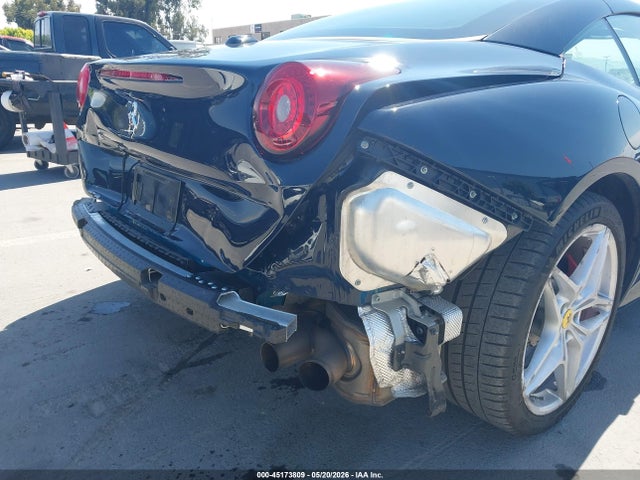 45173809 :رقم المزاد ، ZFF77XJA4H0227506 vin ، 2017 Ferrari California T مزاد بيع
