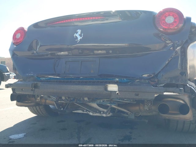 45173809 :رقم المزاد ، ZFF77XJA4H0227506 vin ، 2017 Ferrari California T مزاد بيع