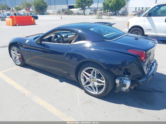 45173809 :رقم المزاد ، ZFF77XJA4H0227506 vin ، 2017 Ferrari California T مزاد بيع