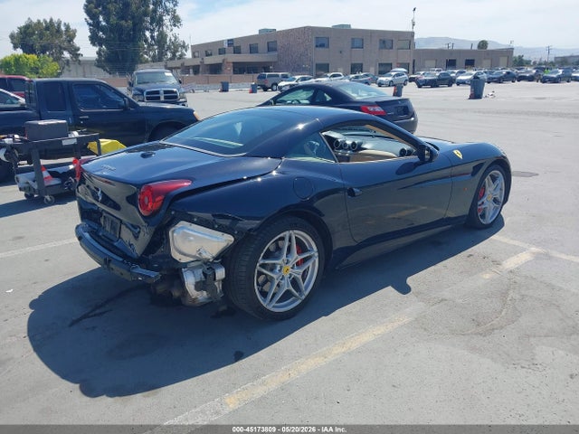 45173809 :رقم المزاد ، ZFF77XJA4H0227506 vin ، 2017 Ferrari California T مزاد بيع