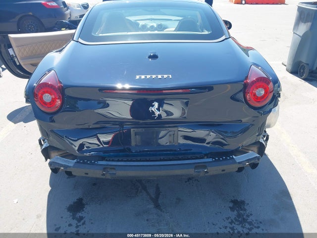 45173809 :رقم المزاد ، ZFF77XJA4H0227506 vin ، 2017 Ferrari California T مزاد بيع