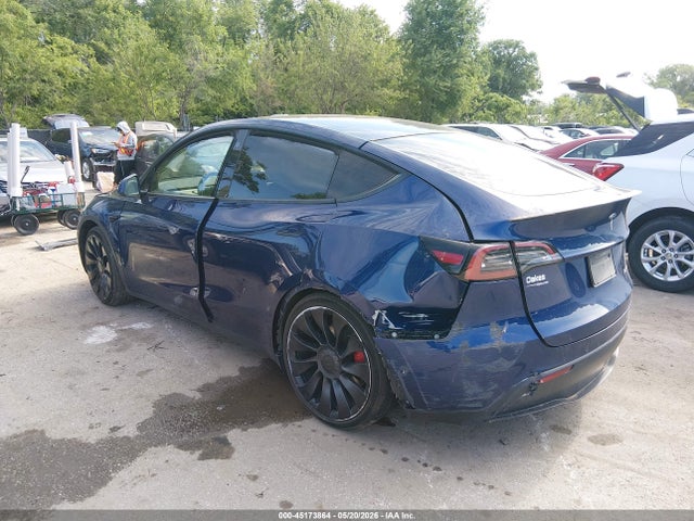 Продажа на аукционе авто 2022 Tesla Model Y Performance Dual Motor All-wheel Drive, vin: 7SAYGDEF0NF443327, номер лота: 45173864