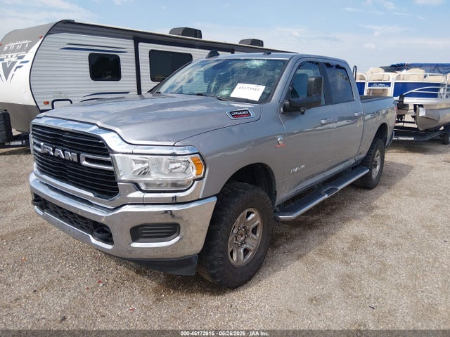 45173915 :رقم المزاد ، 3C6UR5DL8LG159915 vin ، 2020 Ram 2500 Big Horn  4x4 6'4 Box مزاد بيع