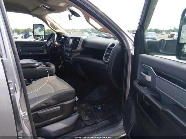 45173915 :رقم المزاد ، 3C6UR5DL8LG159915 vin ، 2020 Ram 2500 Big Horn  4x4 6'4 Box مزاد بيع