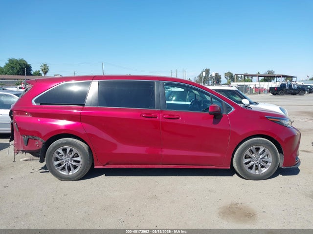 2021 Toyota Sienna Le მანქანა იყიდება აუქციონზე, vin: 5TDKRKEC6MS044245, აუქციონის ნომერი: 45173962