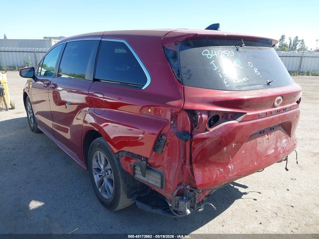 2021 Toyota Sienna Le მანქანა იყიდება აუქციონზე, vin: 5TDKRKEC6MS044245, აუქციონის ნომერი: 45173962