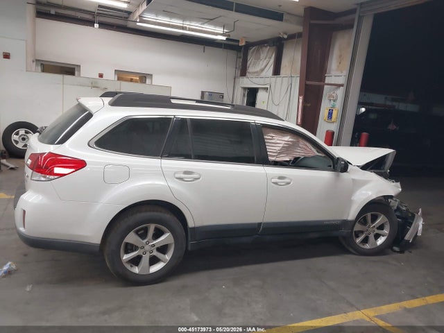 2014 Subaru Outback 2.5i მანქანა იყიდება აუქციონზე, vin: 4S4BRBAC9E3324150, აუქციონის ნომერი: 45173973