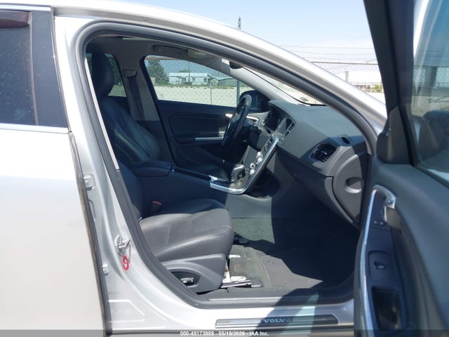 45173989 :رقم المزاد ، YV126MFK8G2393908 vin ، 2016 Volvo S60 T5 Drive-e Premier مزاد بيع