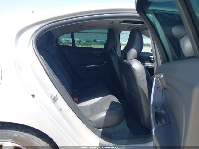 45173989 :رقم المزاد ، YV126MFK8G2393908 vin ، 2016 Volvo S60 T5 Drive-e Premier مزاد بيع