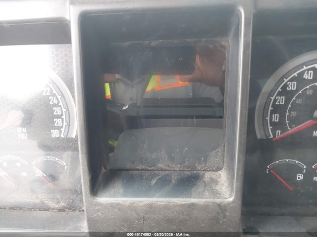 45174082 :رقم المزاد ، 1M2MDBAA8NS002501 vin ، 2022 Mack Md مزاد بيع