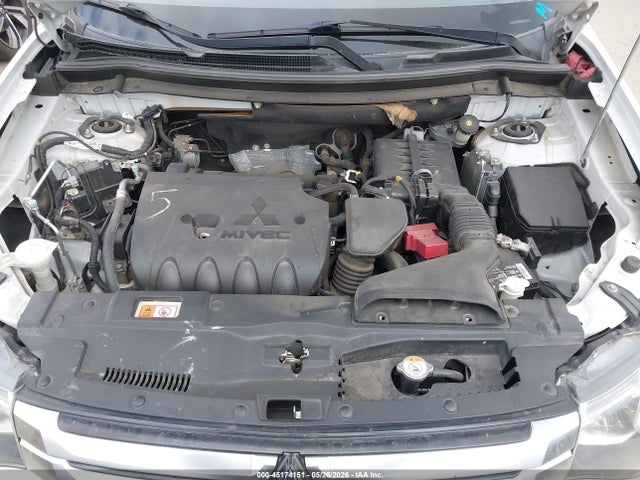 45174151 :رقم المزاد ، JA4AD2A32FZ008533 vin ، 2015 Mitsubishi Outlander Es مزاد بيع