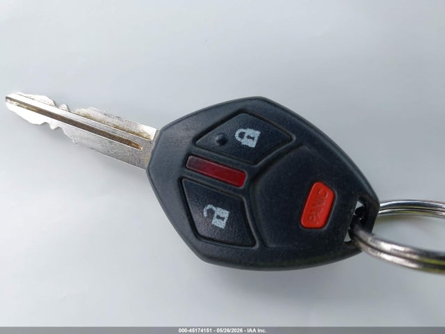 45174151 :رقم المزاد ، JA4AD2A32FZ008533 vin ، 2015 Mitsubishi Outlander Es مزاد بيع