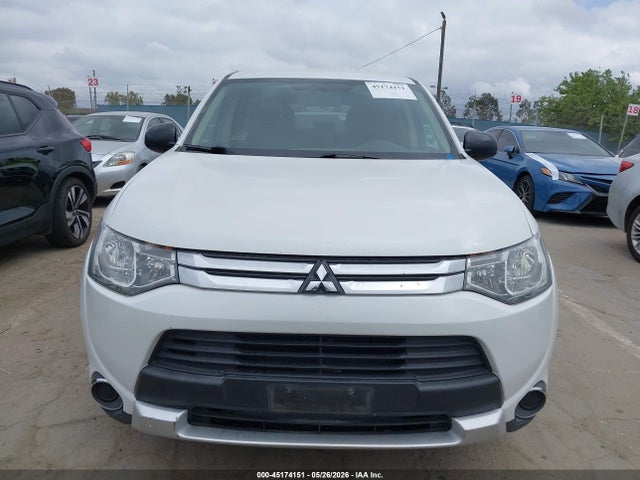 45174151 :رقم المزاد ، JA4AD2A32FZ008533 vin ، 2015 Mitsubishi Outlander Es مزاد بيع