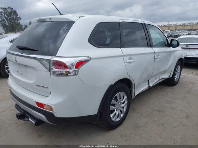 45174151 :رقم المزاد ، JA4AD2A32FZ008533 vin ، 2015 Mitsubishi Outlander Es مزاد بيع