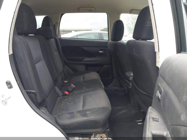 45174151 :رقم المزاد ، JA4AD2A32FZ008533 vin ، 2015 Mitsubishi Outlander Es مزاد بيع