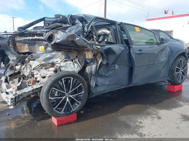 Toyota Prius Xle Awd-e 2024 JTDADABU6R3022899 Image 4