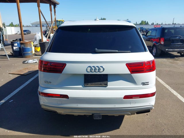 Audi Q7 3.0t Premium 2018 WA1LAAF76JD021962 Image 17