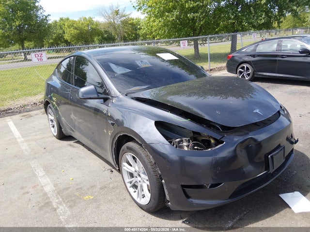 2024 Tesla Model Y მანქანა იყიდება აუქციონზე, vin: 7SAYGDEDXRF016693, აუქციონის ნომერი: 45174204