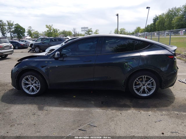 Auction sale of the 2024 Tesla Model Y, vin: 7SAYGDEDXRF016693, lot number: 45174204