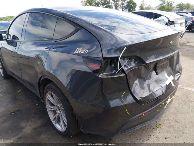 Auction sale of the 2024 Tesla Model Y, vin: 7SAYGDEDXRF016693, lot number: 45174204