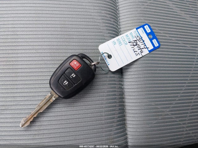 JTDKDTB36E1567692 Toyota Prius C Two