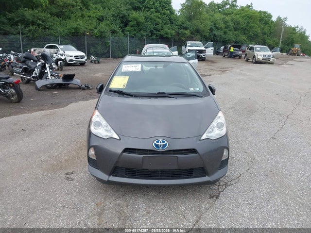 JTDKDTB36E1567692 Toyota Prius C Two