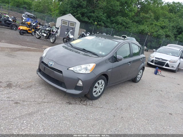 JTDKDTB36E1567692 Toyota Prius C Two