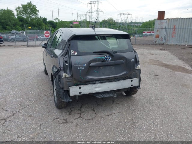 JTDKDTB36E1567692 Toyota Prius C Two