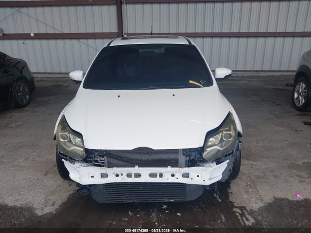 45174308 :رقم المزاد ، 1FADP3L93EL135686 vin ، 2014 Ford Focus St مزاد بيع