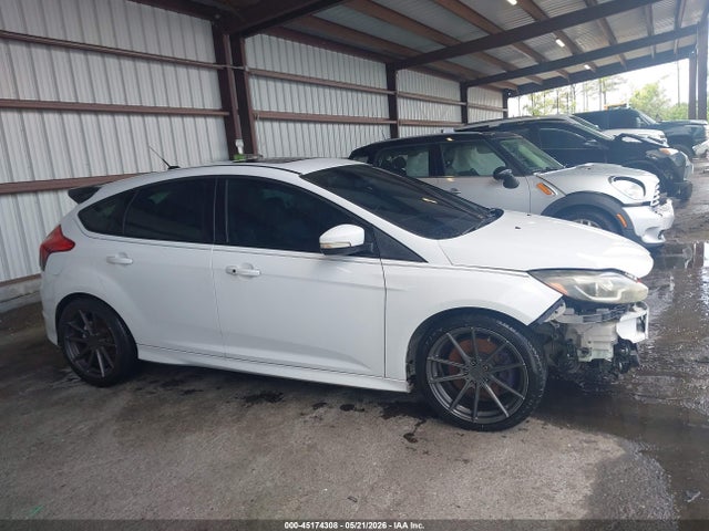 45174308 :رقم المزاد ، 1FADP3L93EL135686 vin ، 2014 Ford Focus St مزاد بيع