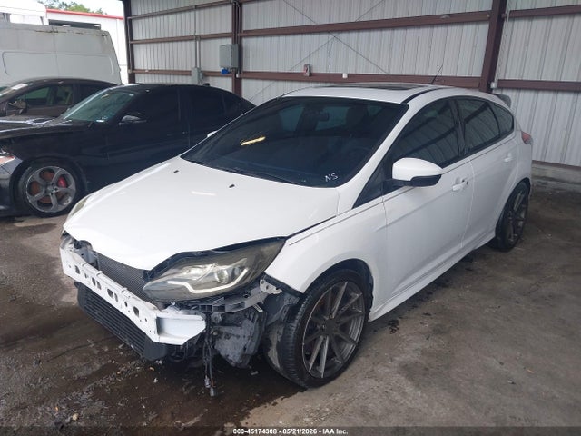 45174308 :رقم المزاد ، 1FADP3L93EL135686 vin ، 2014 Ford Focus St مزاد بيع