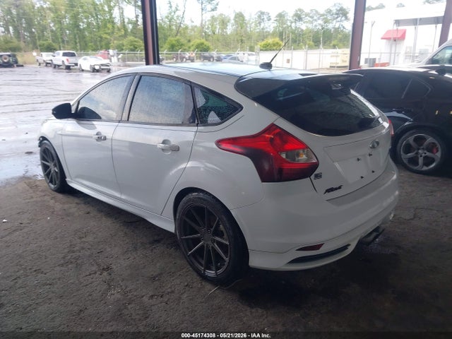 45174308 :رقم المزاد ، 1FADP3L93EL135686 vin ، 2014 Ford Focus St مزاد بيع