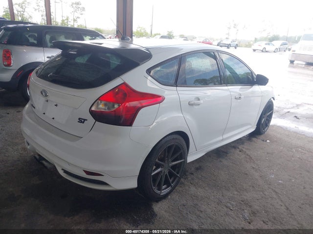 45174308 :رقم المزاد ، 1FADP3L93EL135686 vin ، 2014 Ford Focus St مزاد بيع