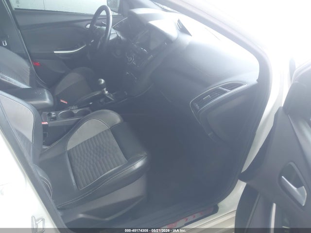 45174308 :رقم المزاد ، 1FADP3L93EL135686 vin ، 2014 Ford Focus St مزاد بيع