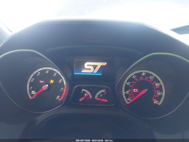 45174308 :رقم المزاد ، 1FADP3L93EL135686 vin ، 2014 Ford Focus St مزاد بيع