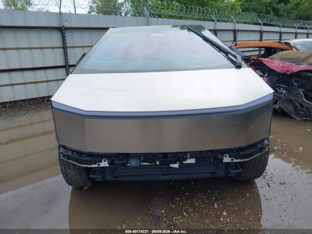 Tesla Cybertruck 2024 7G2CEHEDXRA046176 Image 12