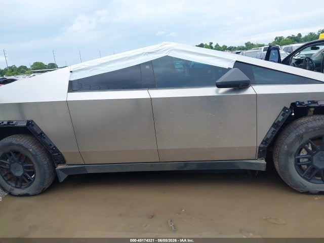 Tesla Cybertruck 2024 7G2CEHEDXRA046176 Image 13