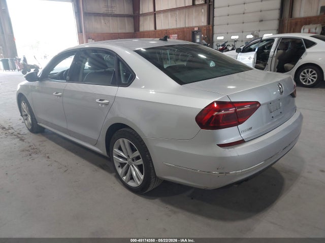 Продаж на аукціоні авто 2019 Volkswagen Passat 2.0t Wolfsburg Edition, vin: 1VWLA7A36KC004340, номер лоту: 45174350