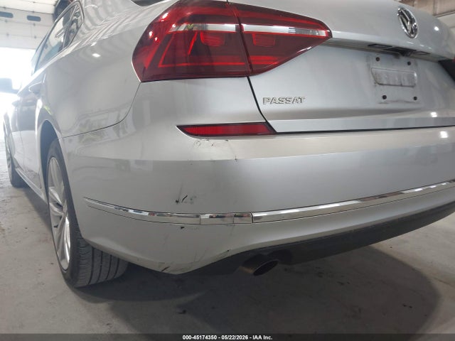 Продаж на аукціоні авто 2019 Volkswagen Passat 2.0t Wolfsburg Edition, vin: 1VWLA7A36KC004340, номер лоту: 45174350