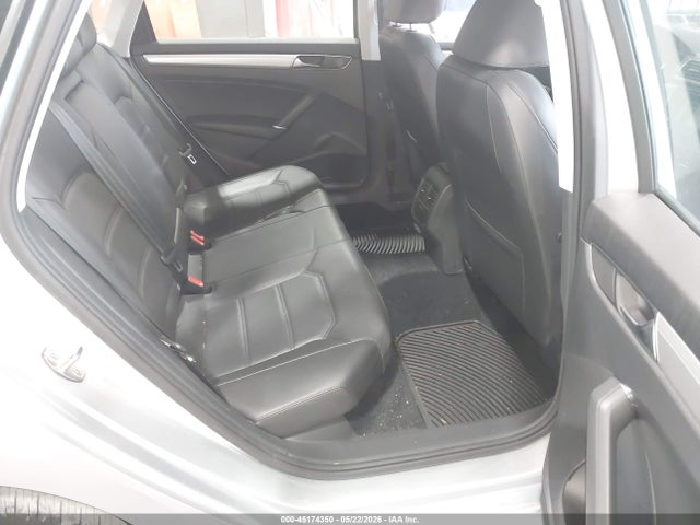 Продаж на аукціоні авто 2019 Volkswagen Passat 2.0t Wolfsburg Edition, vin: 1VWLA7A36KC004340, номер лоту: 45174350