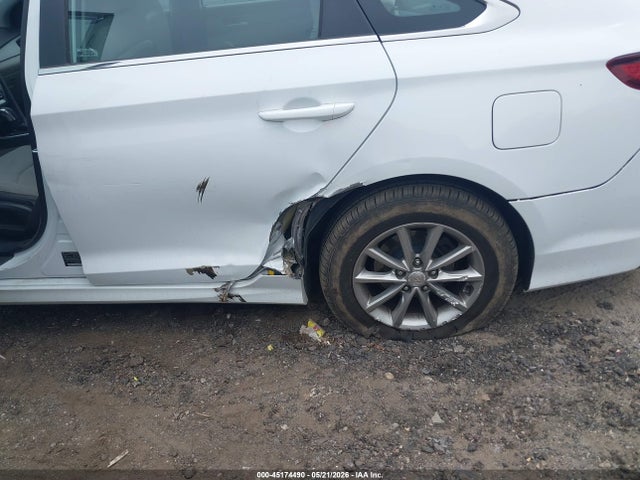 Hyundai SONATA SE 2018 5NPE24AF3JH655655 Image 18