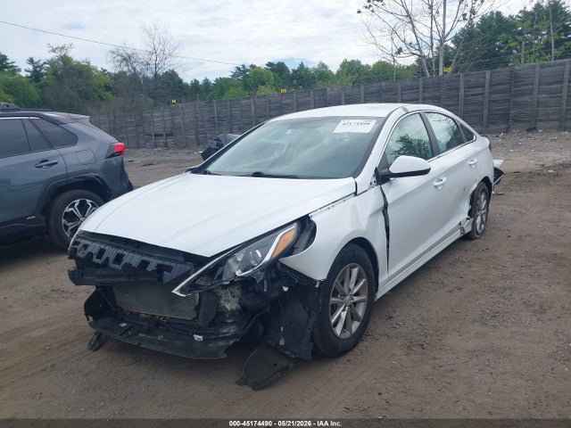 Hyundai SONATA SE 2018 5NPE24AF3JH655655 Image 2