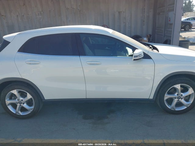 WDCTG4GB9JJ428582 Mercedes-Benz Gla 250 4matic