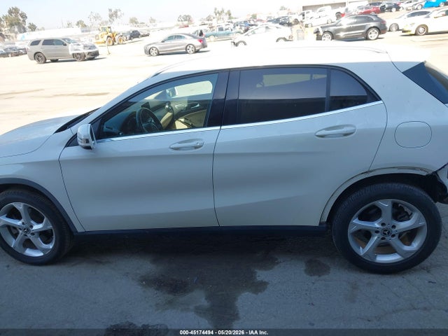WDCTG4GB9JJ428582 Mercedes-Benz Gla 250 4matic