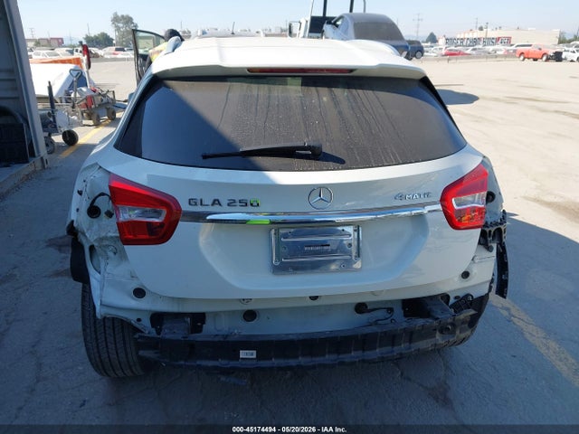 WDCTG4GB9JJ428582 Mercedes-Benz Gla 250 4matic