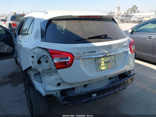 WDCTG4GB9JJ428582 Mercedes-Benz Gla 250 4matic