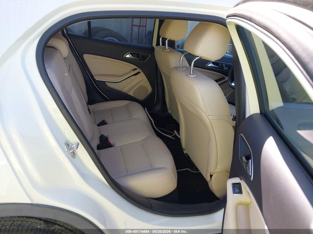 WDCTG4GB9JJ428582 Mercedes-Benz Gla 250 4matic