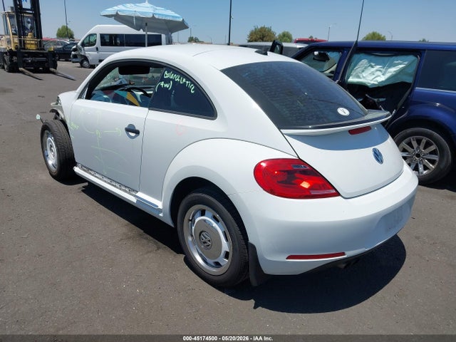2015 Volkswagen Beetle 1.8t Classic მანქანა იყიდება აუქციონზე, vin: 3VWF17ATXFM653432, აუქციონის ნომერი: 45174500