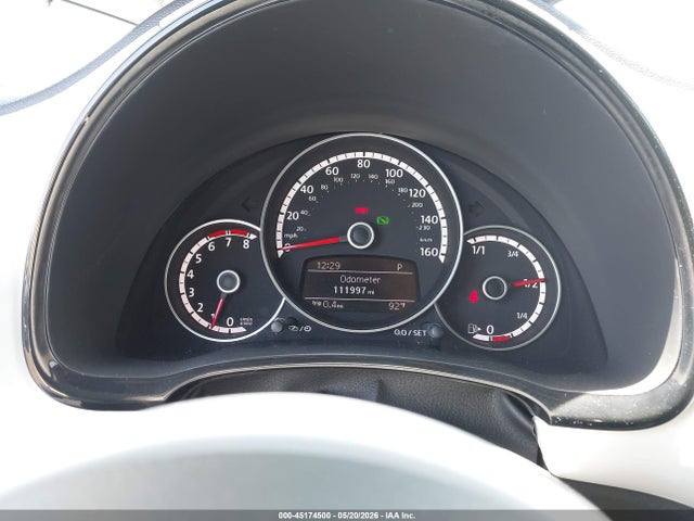 2015 Volkswagen Beetle 1.8t Classic მანქანა იყიდება აუქციონზე, vin: 3VWF17ATXFM653432, აუქციონის ნომერი: 45174500