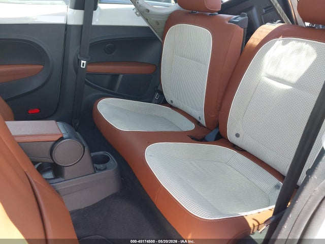 2015 Volkswagen Beetle 1.8t Classic მანქანა იყიდება აუქციონზე, vin: 3VWF17ATXFM653432, აუქციონის ნომერი: 45174500